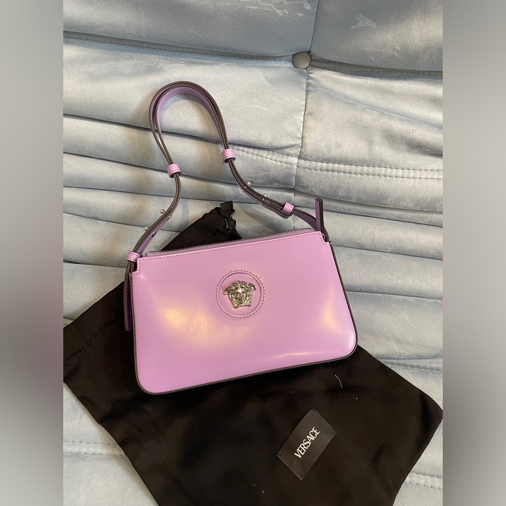 Versace brand new La Medusa shoulder bag adjustable - Picture 4 of 8